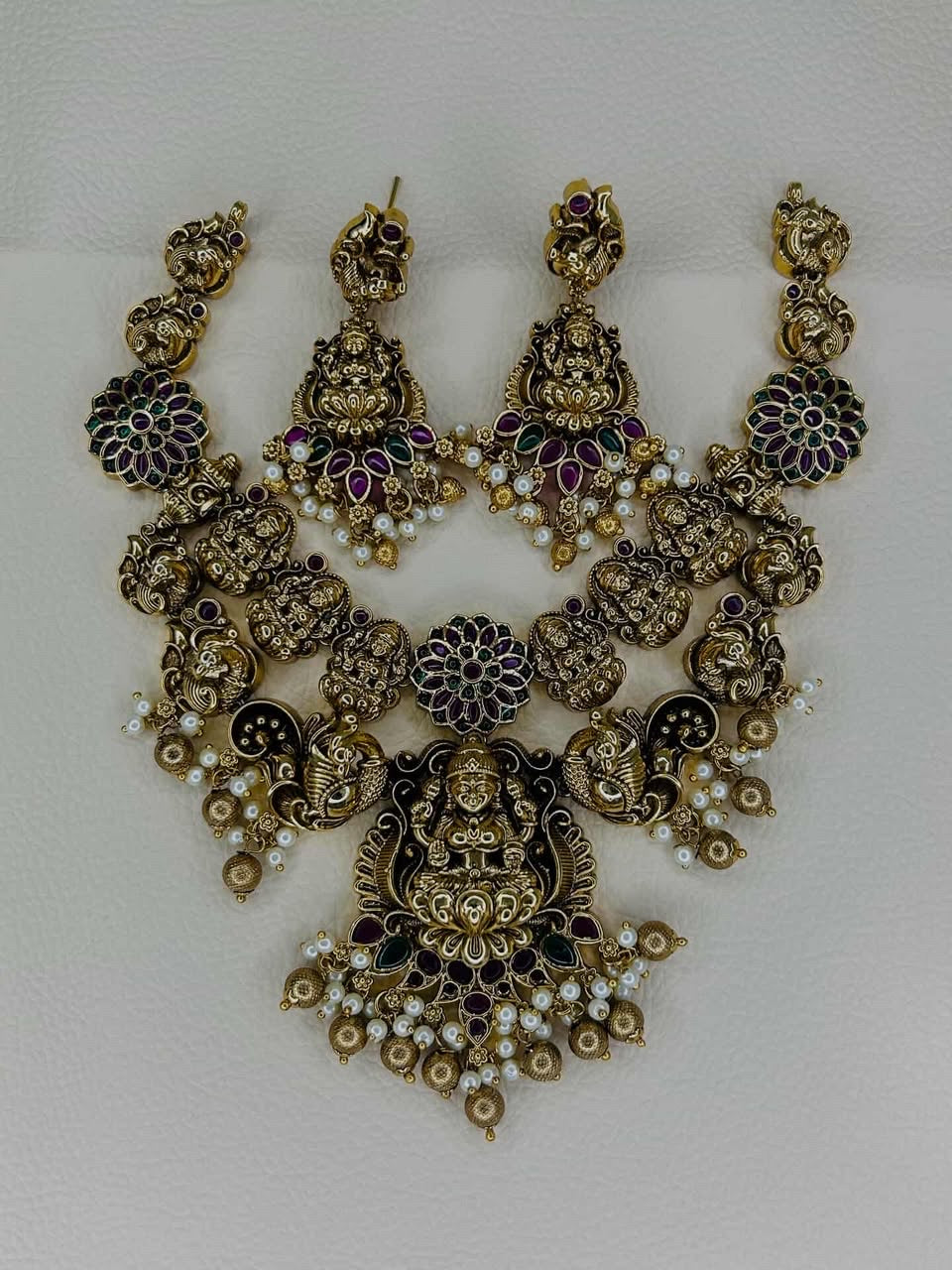 *Traditional Indian Lakshmi Necklace Set with Earrings - Gold*