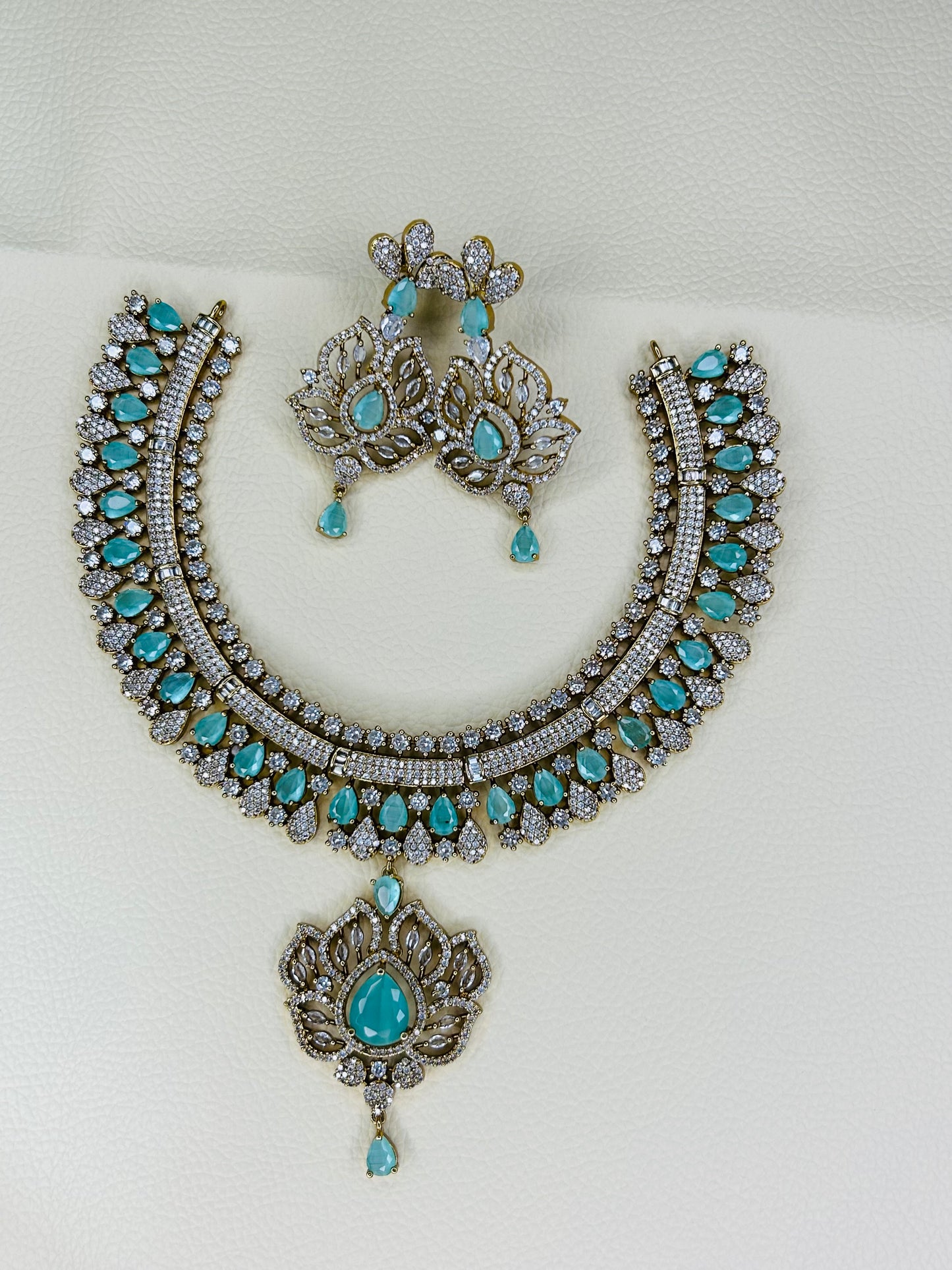 Antique Elegant Turquoise and Diamond Necklace Set