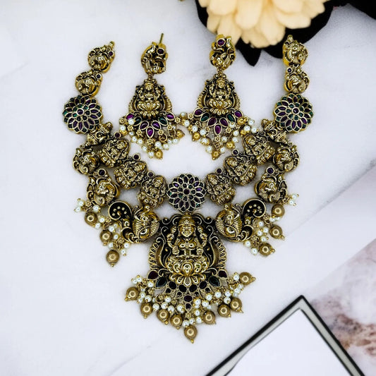 *Traditional Indian Lakshmi Necklace Set with Earrings - Gold*